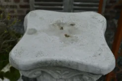 Colonne en pierre reconstituée