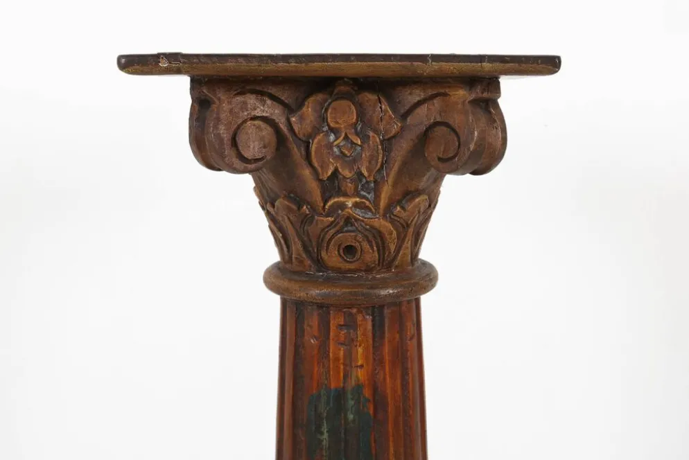 Colonne ou piédestal corinthien en bois sculpté ancien, France vers 1890