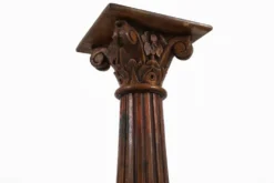 Colonne ou piédestal corinthien en bois sculpté ancien, France vers 1890