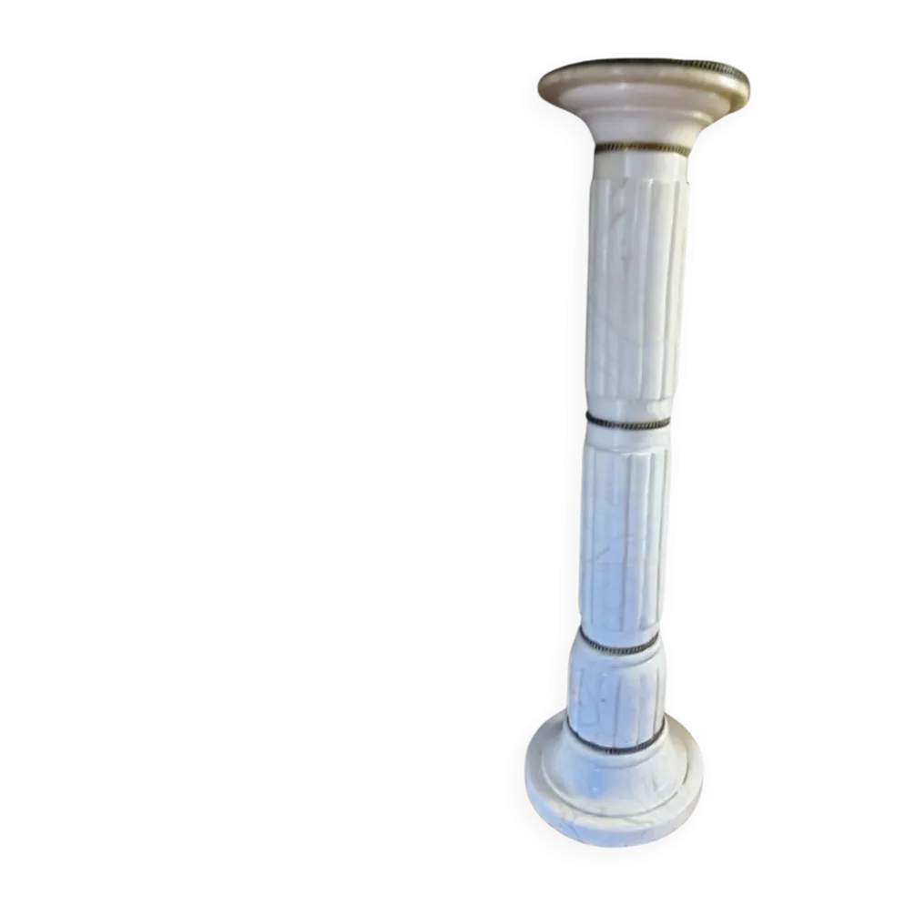 Colonne, piédestal en albâtre et bronze d’inspiration antique