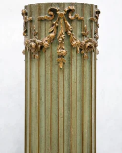 Colonne piédestal style Louis XVI vert olive