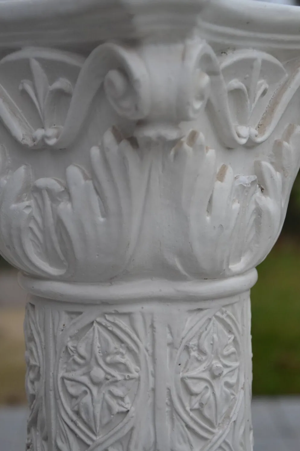2 colonnes anciennes en plâtre