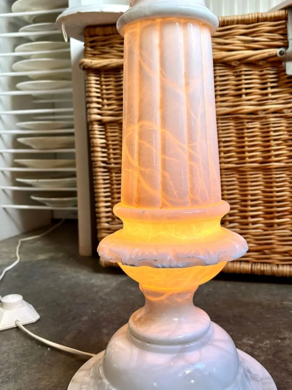 Colonne, sellette lumineuse en albâtre