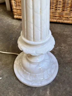 Colonne, sellette lumineuse en albâtre