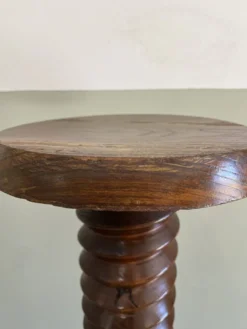 Colonne sellette vis de pressoir