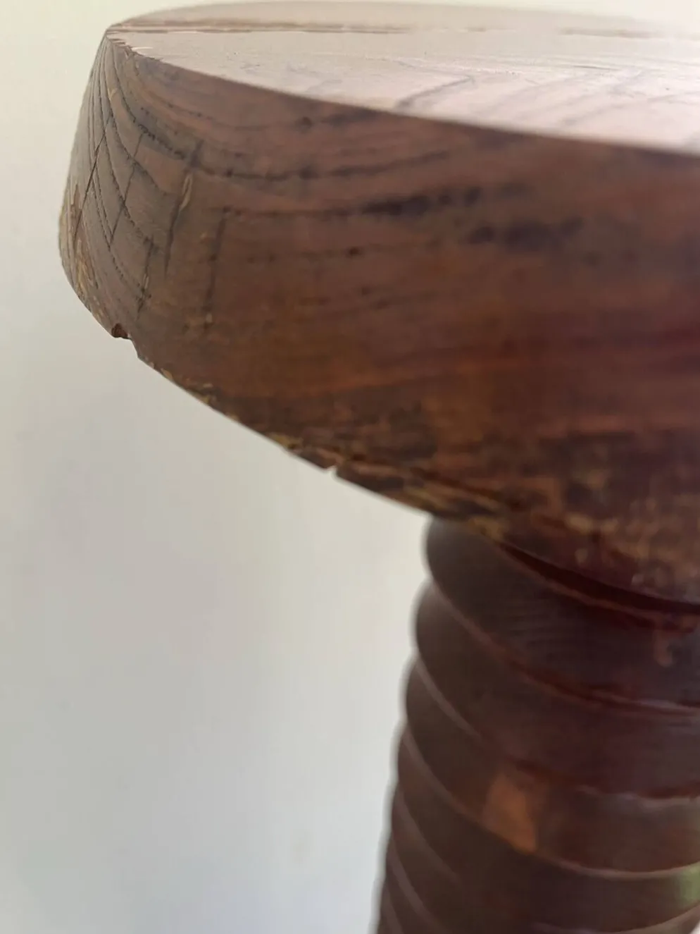 Colonne sellette vis de pressoir