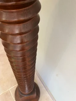 Colonne sellette vis de pressoir