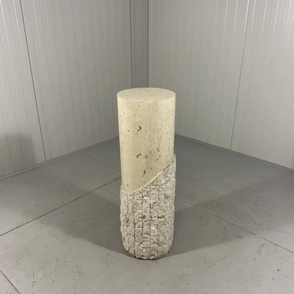 Colonnes et vase en pierre de travertin de Mactan, années 1980