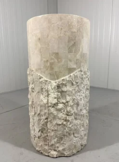 Colonnes et vase en pierre de travertin de Mactan, années 1980