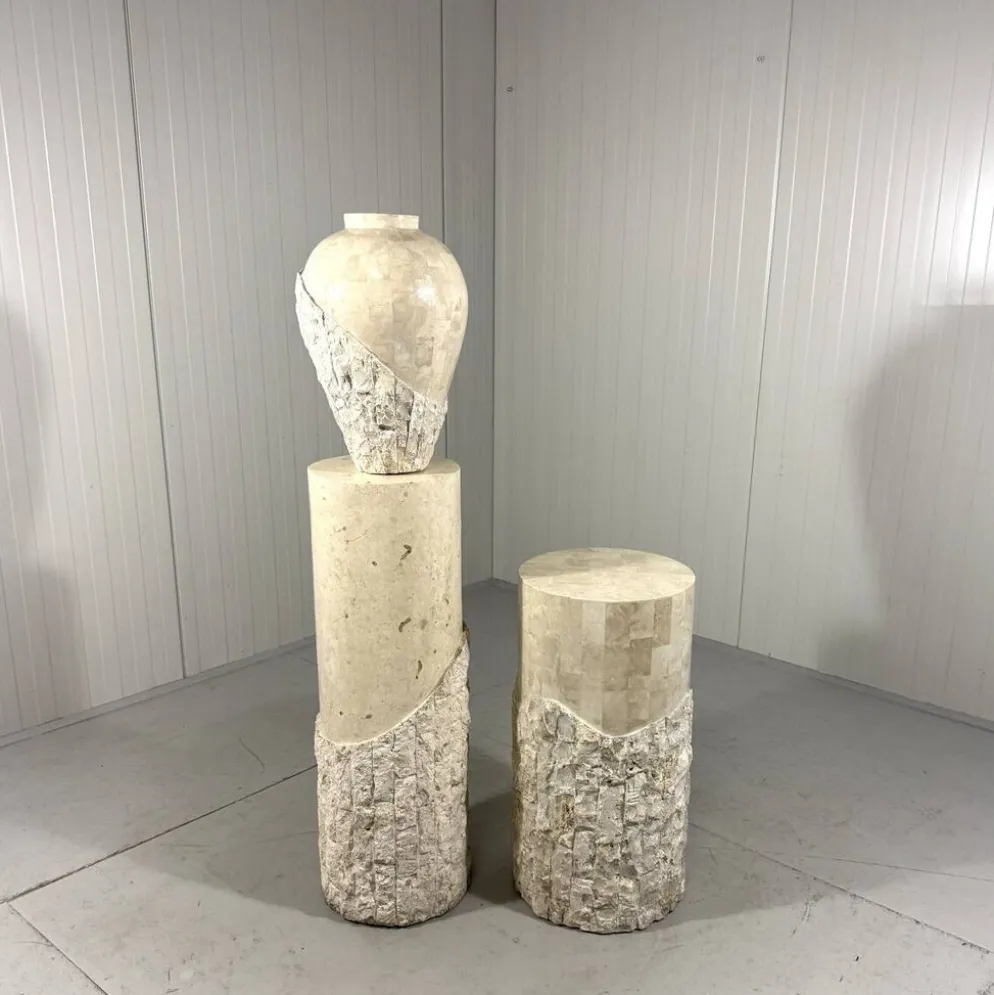 Colonnes et vase en pierre de travertin de Mactan, années 1980