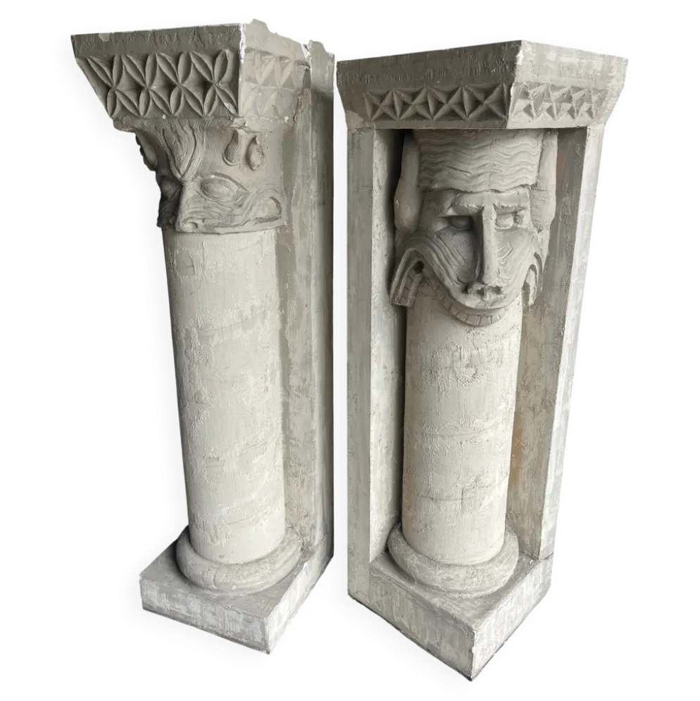 Colonnes sculpturales en plâtre par Walter De Buck (lot de 2)