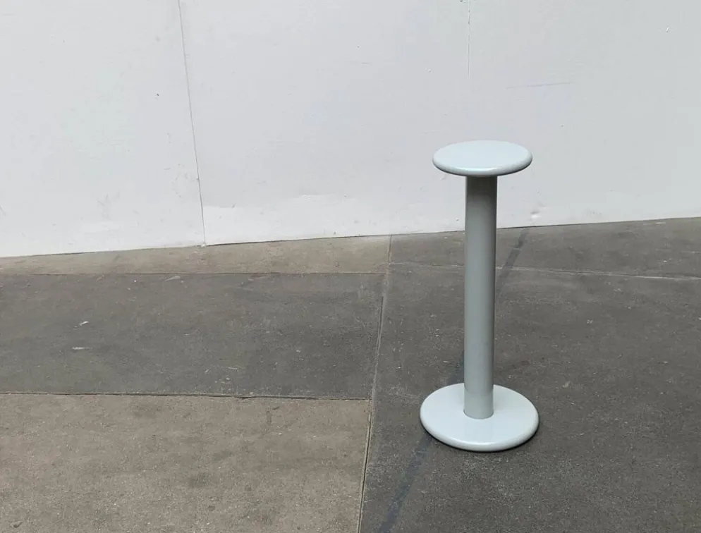 Colonne, table d'appoint space age en métal