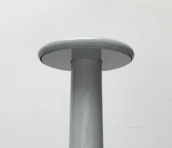 Colonne, table d'appoint space age en métal