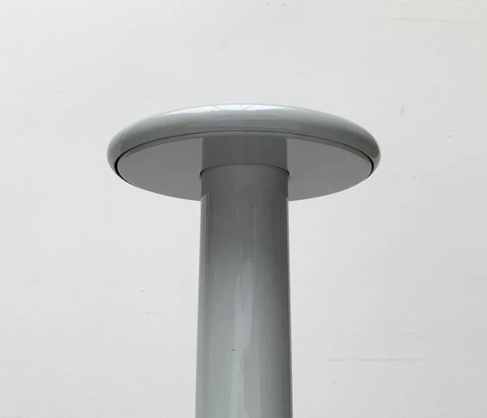 Colonne, table d'appoint space age en métal