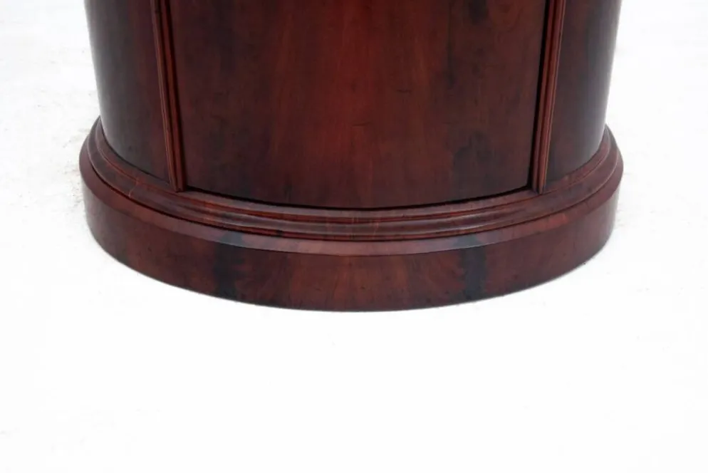 Commode ancienne - poste, Europe du Nord, fin du 19e siècle.