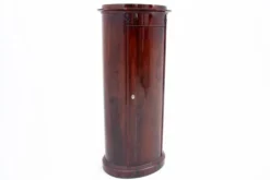 Commode ancienne - poste, Europe du Nord, fin du 19e siècle.