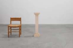 Console du milieu du siècle en pierre beige, France années 1960.