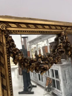 Console et miroir d'entre deux de style Louis XVI en bois doré