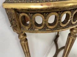 Console et miroir d'entre deux de style Louis XVI en bois doré