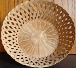 Corbeille en bambou naturel tressé & ajouré, fait main