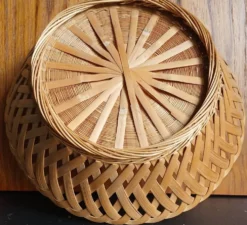 Corbeille en bambou naturel tressé & ajouré, fait main