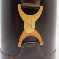 Corbeille à papier en cuir marron avec boucle décorative en métal doré