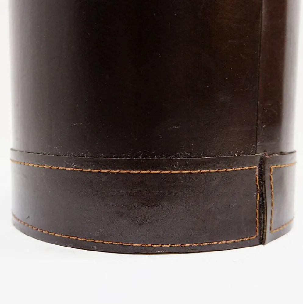 Corbeille à papier en cuir marron avec boucle décorative en métal doré