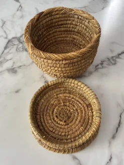Corbeille ronde jonc tressé