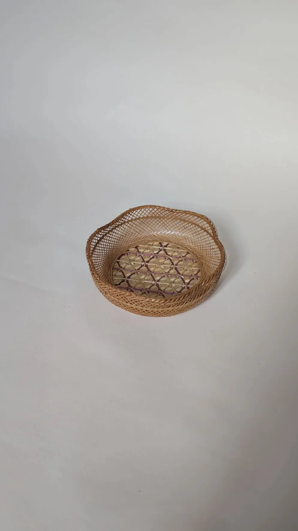 Corbeille tressée en fibre naturelle