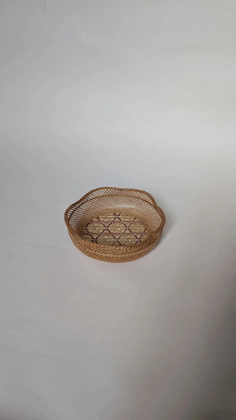 Corbeille tressée en fibre naturelle