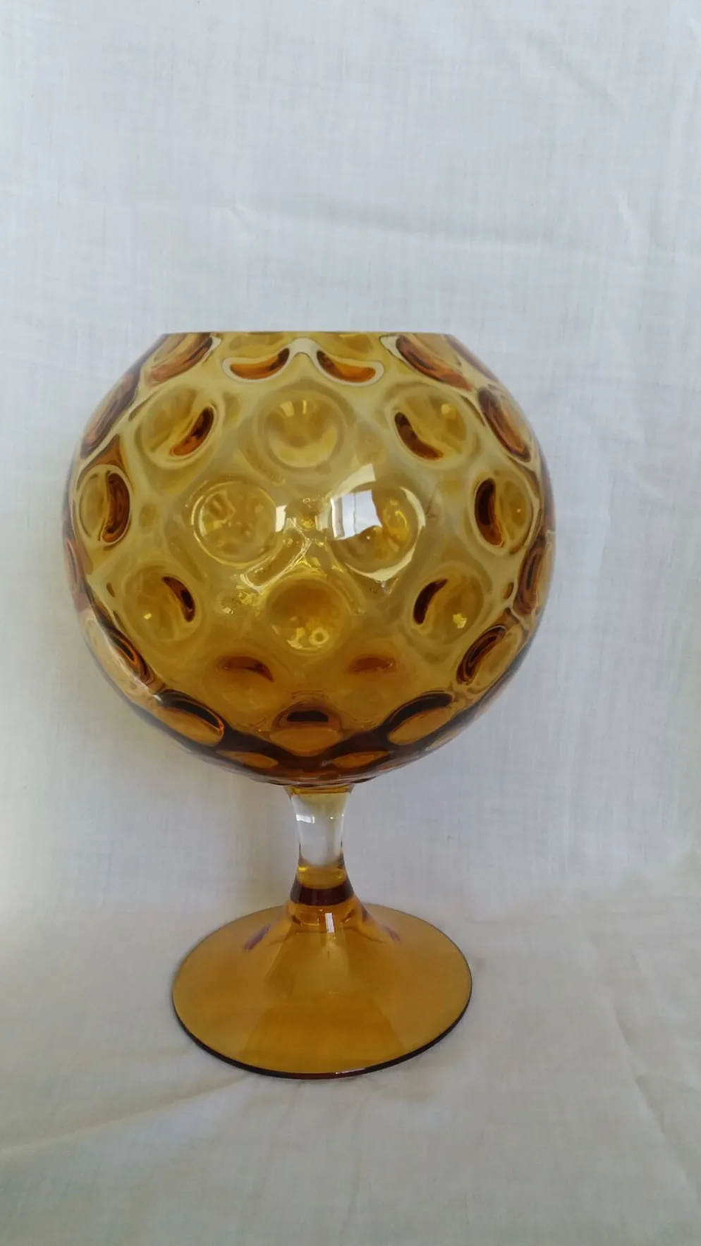 Coupe calice vase ballon sur pied XXL en verre ambré à relief bulles Empoli