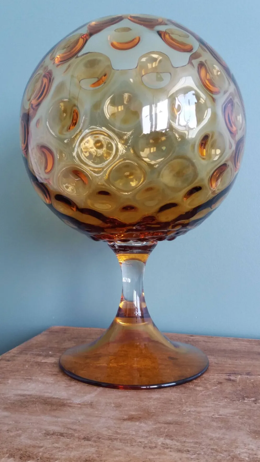 Coupe calice vase ballon sur pied XXL en verre ambré à relief bulles Empoli