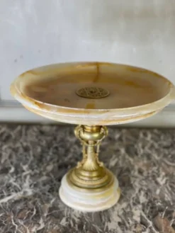 Coupe en onyx et bronze doré vers 1880