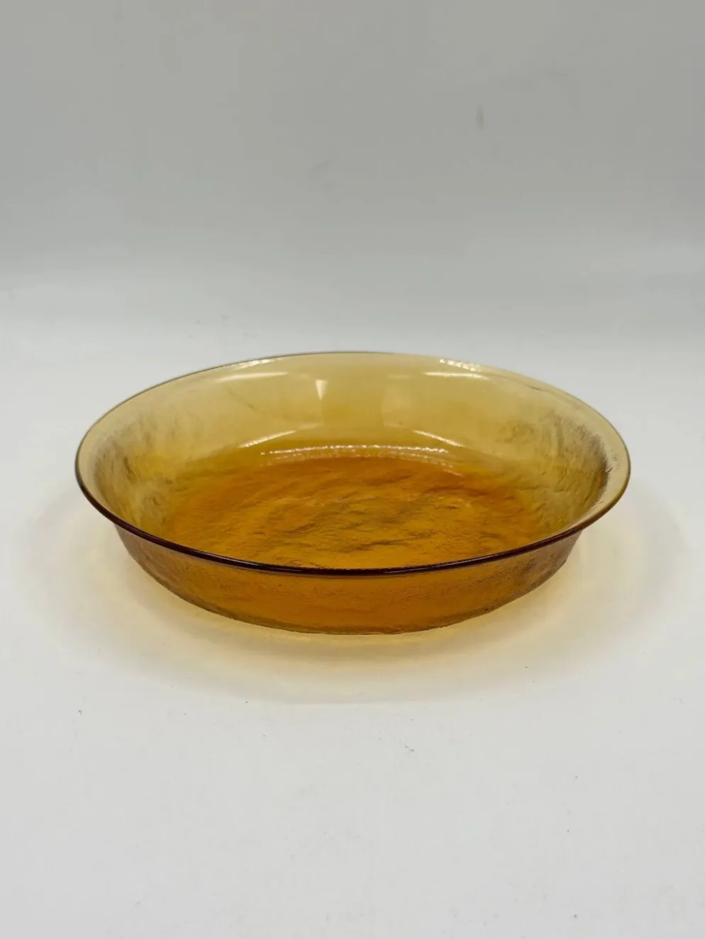 Coupe vintage en verre ambré texturé, style verre glacé scandinave