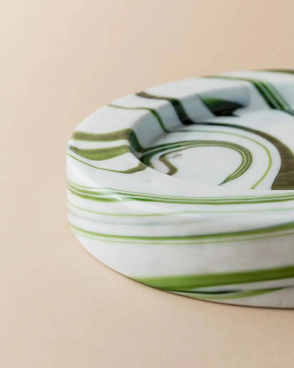 Coupe vintage en verre de Murano tourbillon vert - Sergio Asti pour Venini - Cendrier ou coupe - Italie années 1970 - Décoration de table intemporelle, idée cadeau