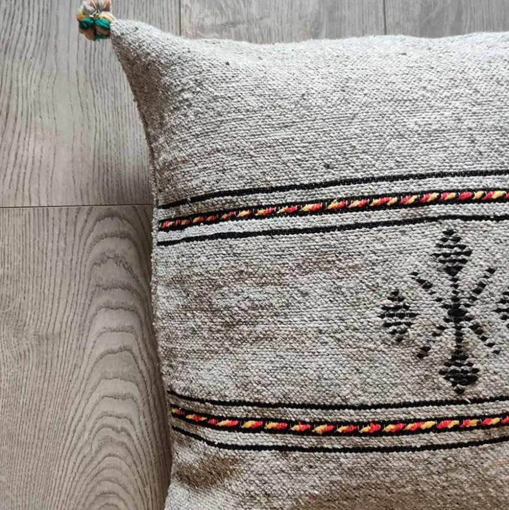 Coussin berbère gris clair fait main en coton