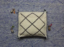 Coussin berbère kilim blanc et noir
