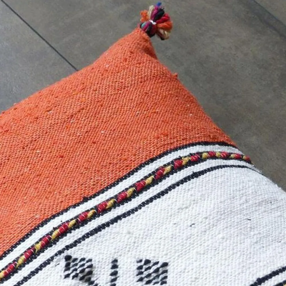 Coussin berbère marocain orange et blanc