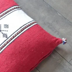 Coussin berbère marocain rouge et blanc