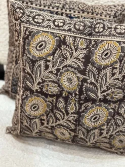 Coussin block print fleurs “jardin indien” - Brun/Jaune