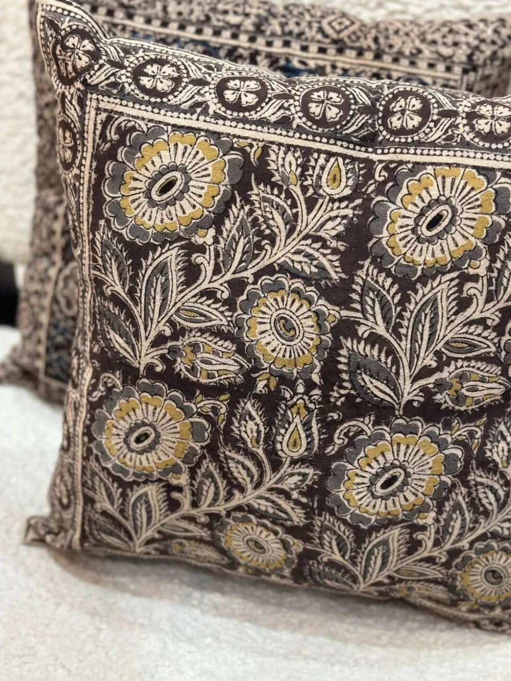Coussin block print fleurs “jardin indien” - Brun/Jaune