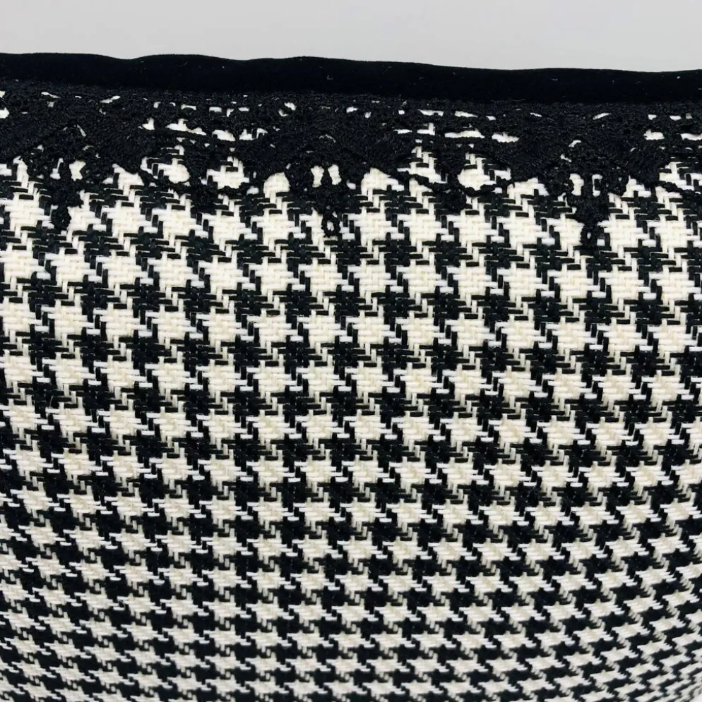 Coussin carré, Housse et Insert, Noir et blanc. Modèle « Tatiana »