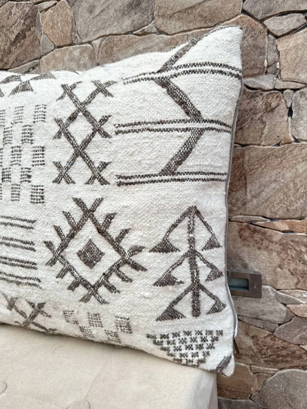 Coussin en laine berbère fait main : Coussin Kilim marocain (45x45cm)