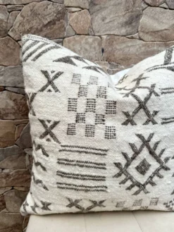 Coussin en laine berbère fait main : Coussin Kilim marocain (45x45cm)