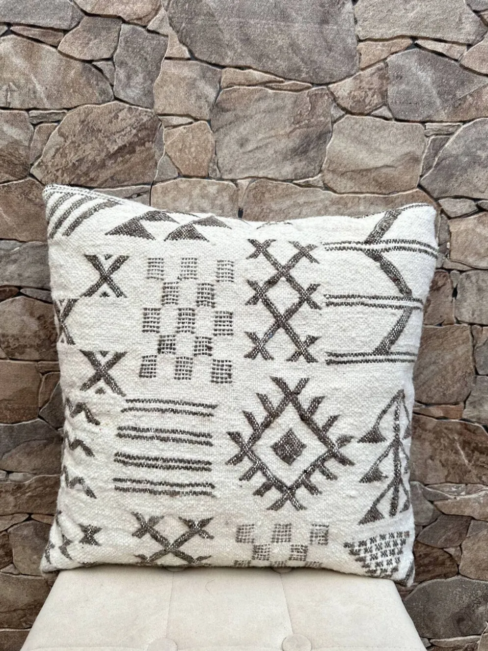 Coussin en laine berbère fait main : Coussin Kilim marocain (45x45cm)