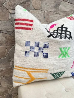 Coussin en laine berbère fait main : Coussin Kilim marocain (45x45cm)