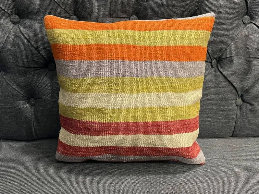 Coussin en laine turque rayé