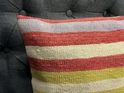 Coussin en laine turque rayé
