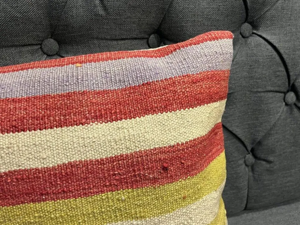 Coussin en laine turque rayé