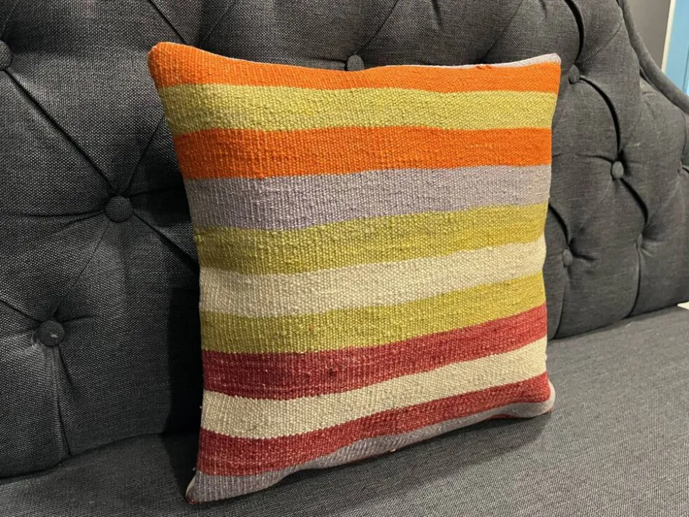 Coussin en laine turque à rayures